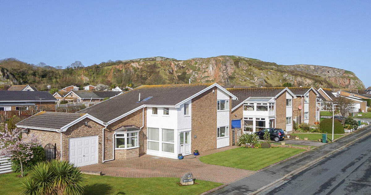 Coast & Marina Properties 65 PENRHYN BEACH EAST