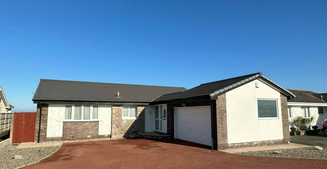 Coast & Marina Properties 84 PENRHYN BEACH EAST