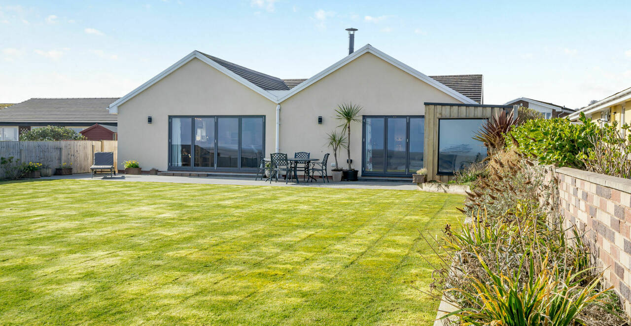 Coast & Marina Properties 86 PENRHYN BEACH EAST