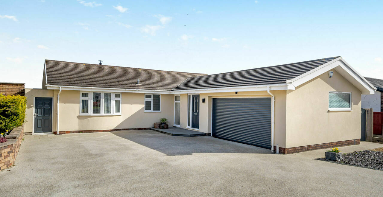 Coast & Marina Properties 86 PENRHYN BEACH EAST