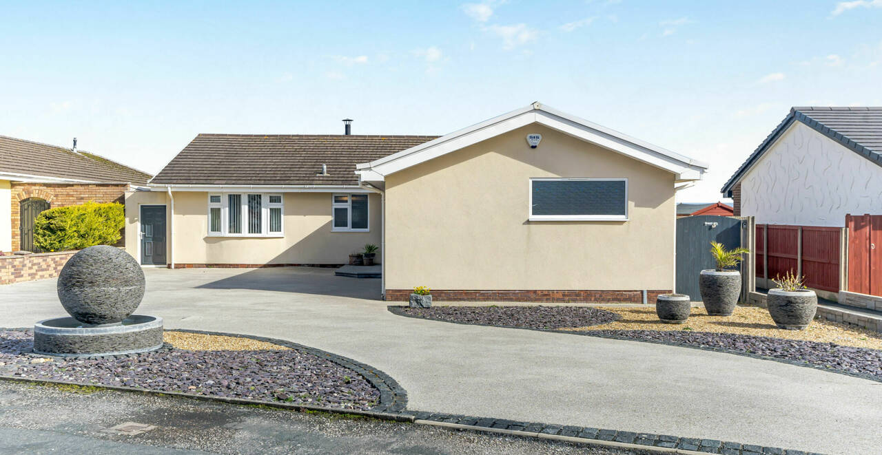 Coast & Marina Properties 86 PENRHYN BEACH EAST