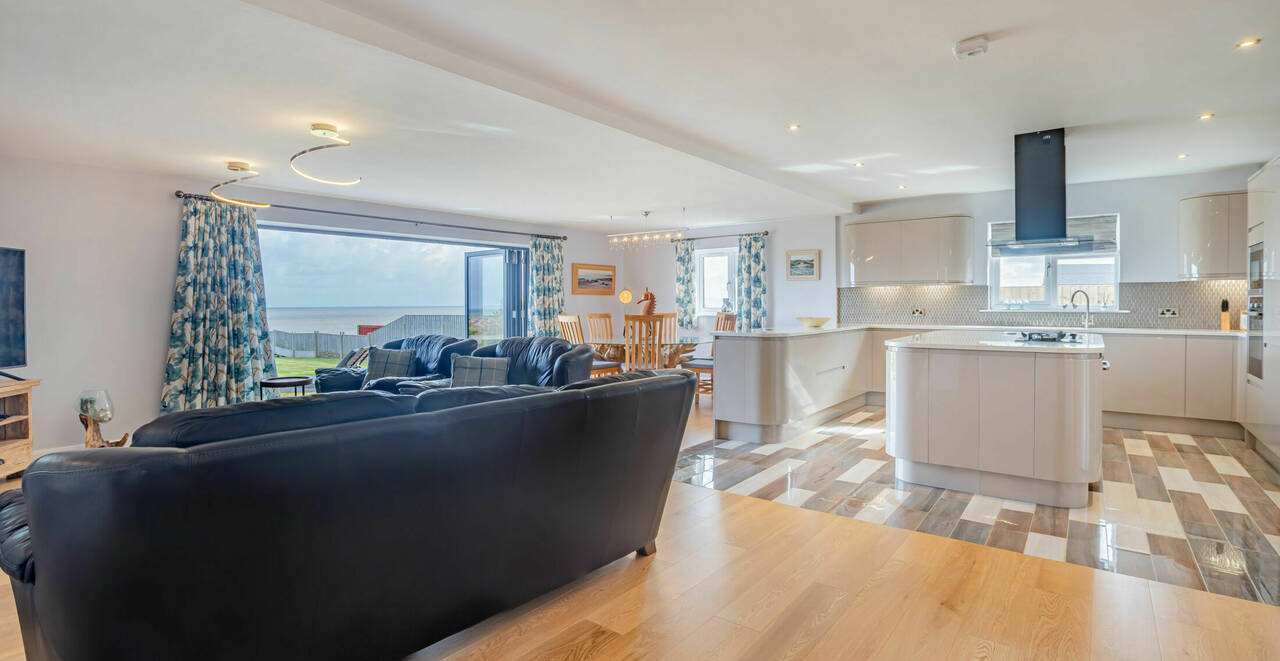 Coast & Marina Properties 86 PENRHYN BEACH EAST