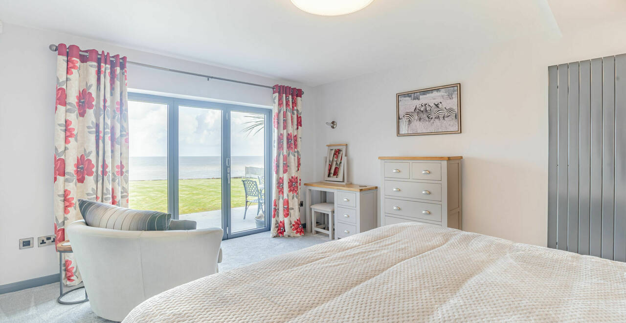 Coast & Marina Properties 86 PENRHYN BEACH EAST